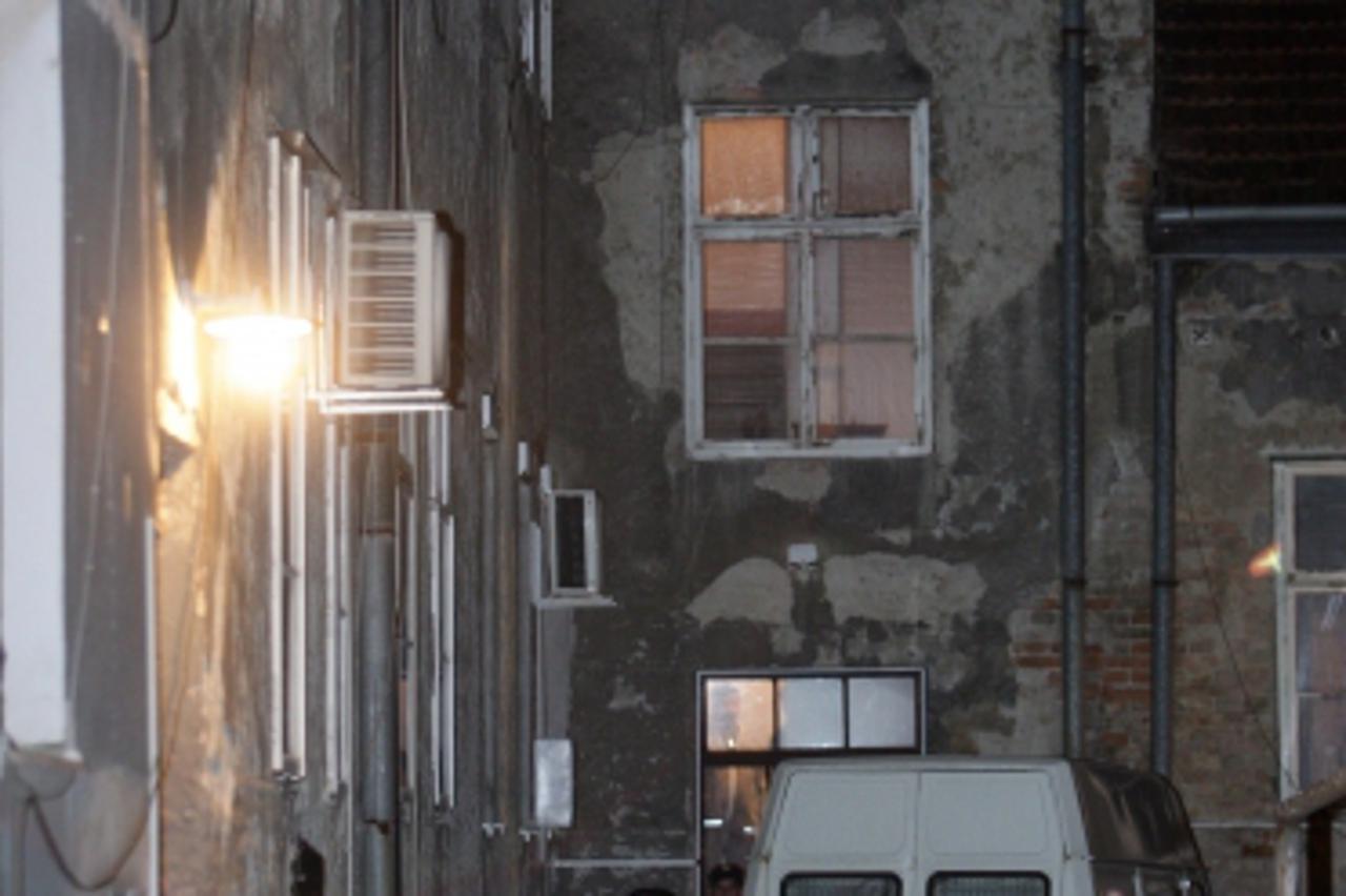 '20.12.2012., Zagreb - U Preradovicevoj ulici na kucnom broju 37 pronadjeno je tijelo muskarca. Sumnja se na ubojstvo. Policija obavlja ocevid. Photo: Grgur Zucko/PIXSELL'