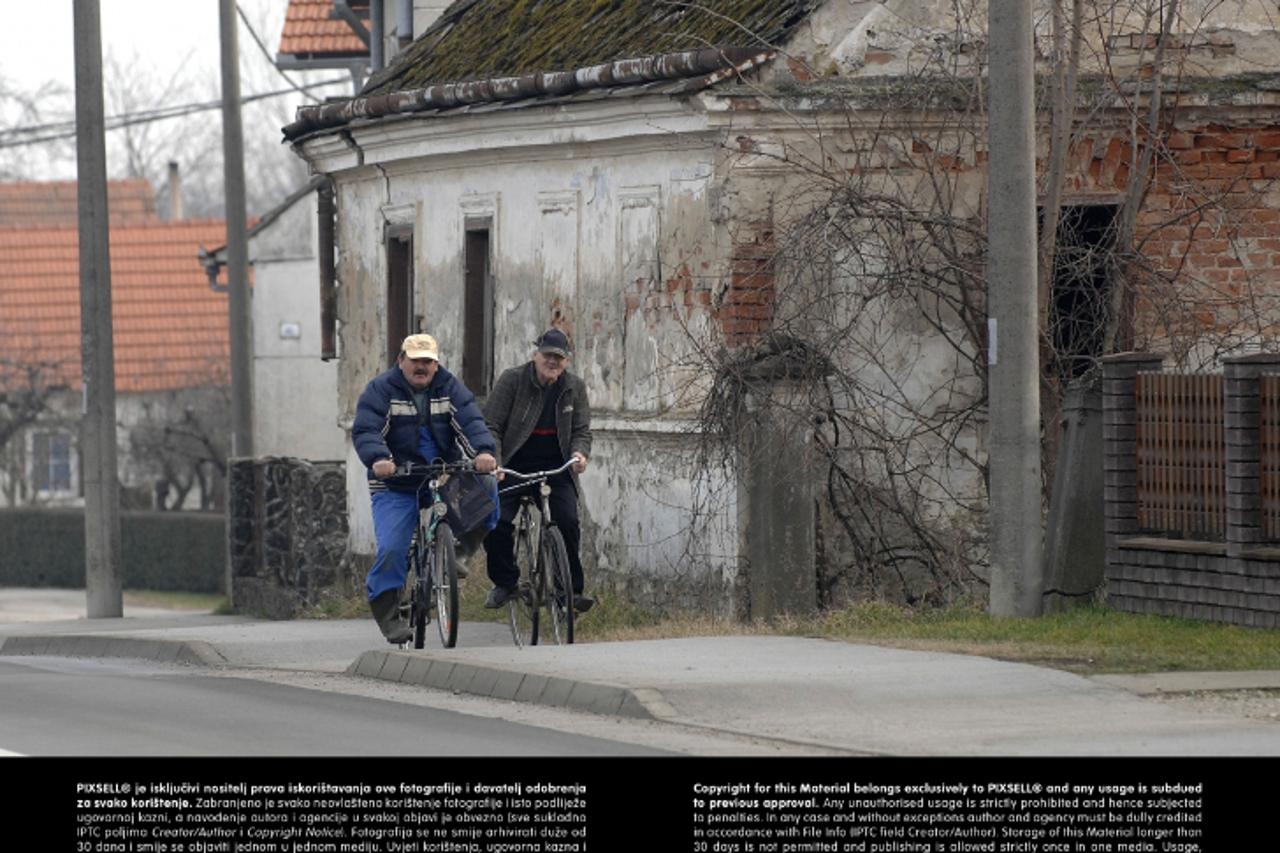 '23.01.2012., Donji Vidovec - Mjestani Donjeg Vidovca u najvecem broju izasli na referendum i glasali ZA Europu. Photo: Vjeran Zganec-Rogulja/PIXSELL'