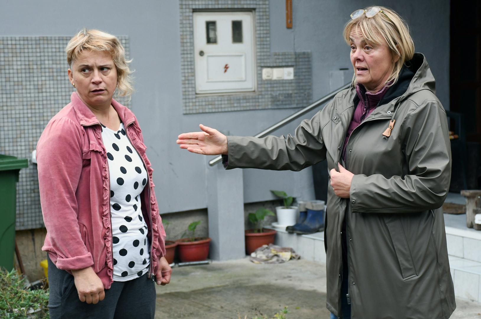 07.11.2023.,Glina, Majske Poljane - Obilazak obnovljenih kuca od strane drzave, onih koje su obnovljene donacijama, ali i ljude koji su i dalje u kontejnerima. Glina, Sandra Kacar. Branka Baksic Miksic Photo: Nikola Cutuk/PIXSELL