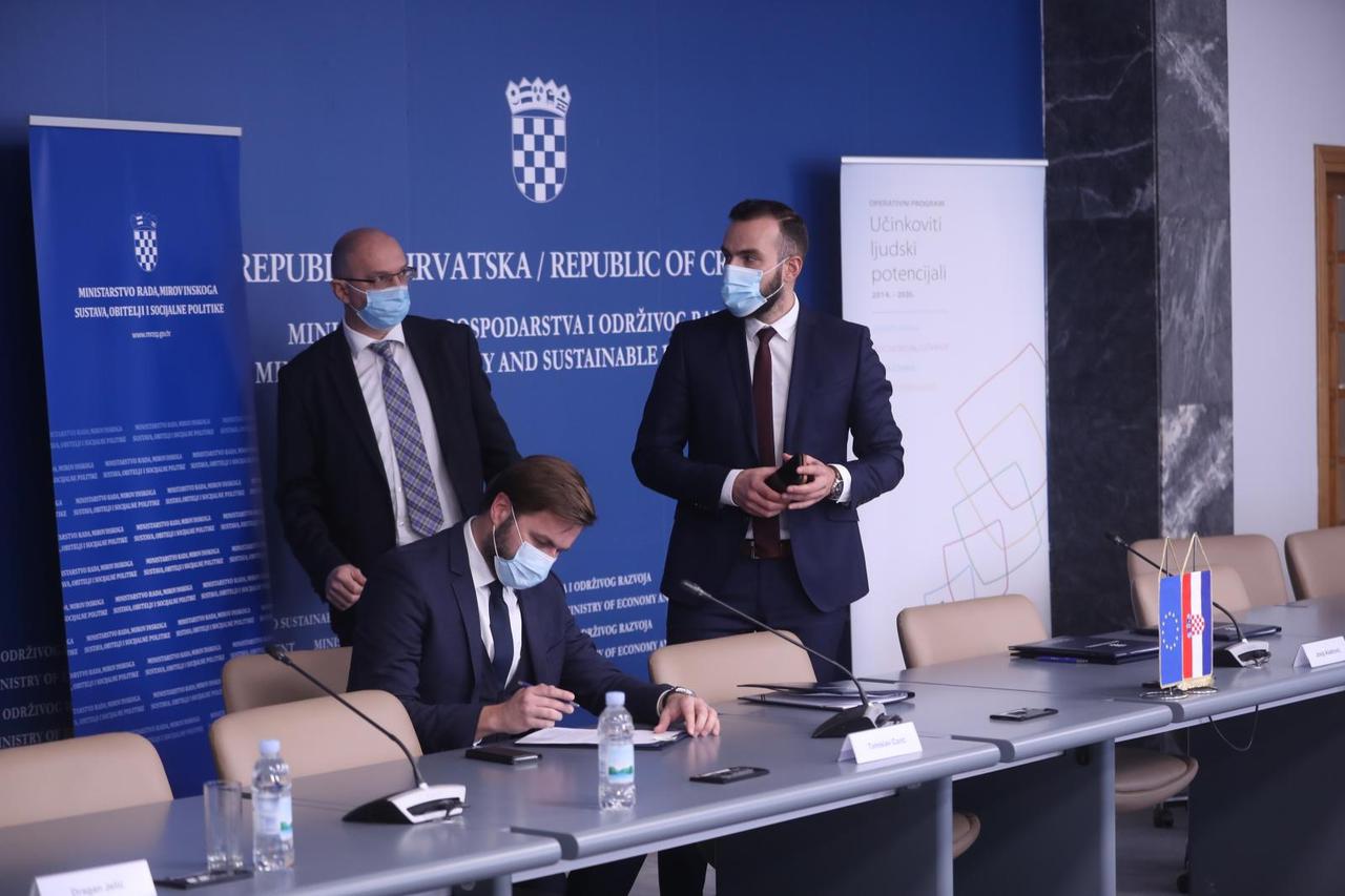 Zagreb: Potpisan ugovor za stipendiranje učenika u obrtničkim zanimanjima