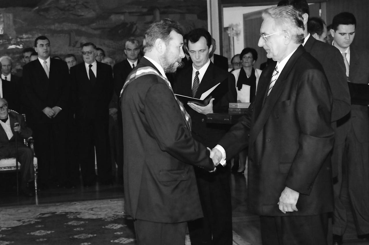 Zagreb: Franjo Tuđman podijelio odlikovanja građanima i suradnicima, 17.09.1995.