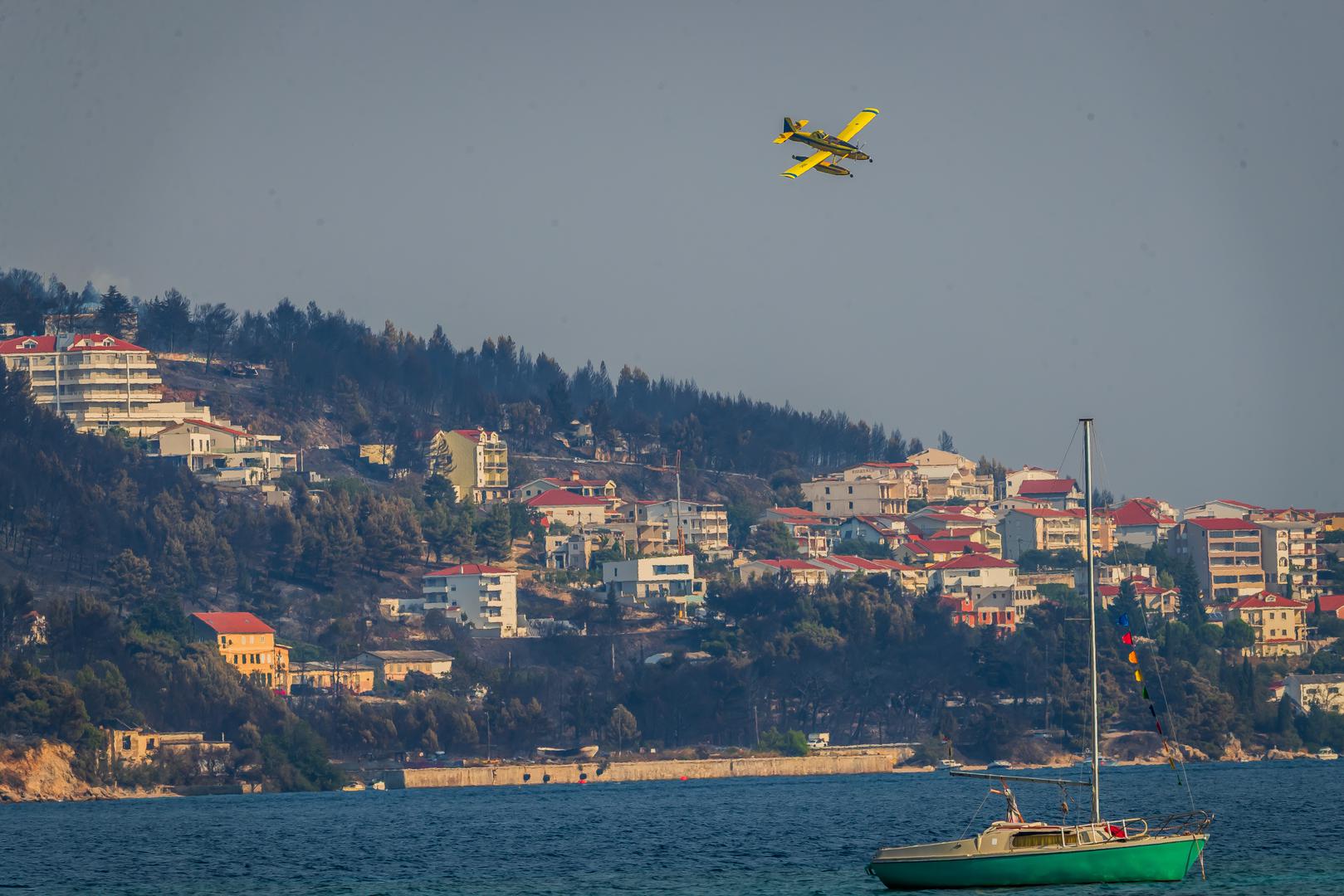 Vatrogasci i dalje rade na sanaciji požarišta, a razmjeri materijalne štete tek će se utvrđivati. Već sada je, međutim, jasno da je iza vatrene stihije ostala golema šteta.