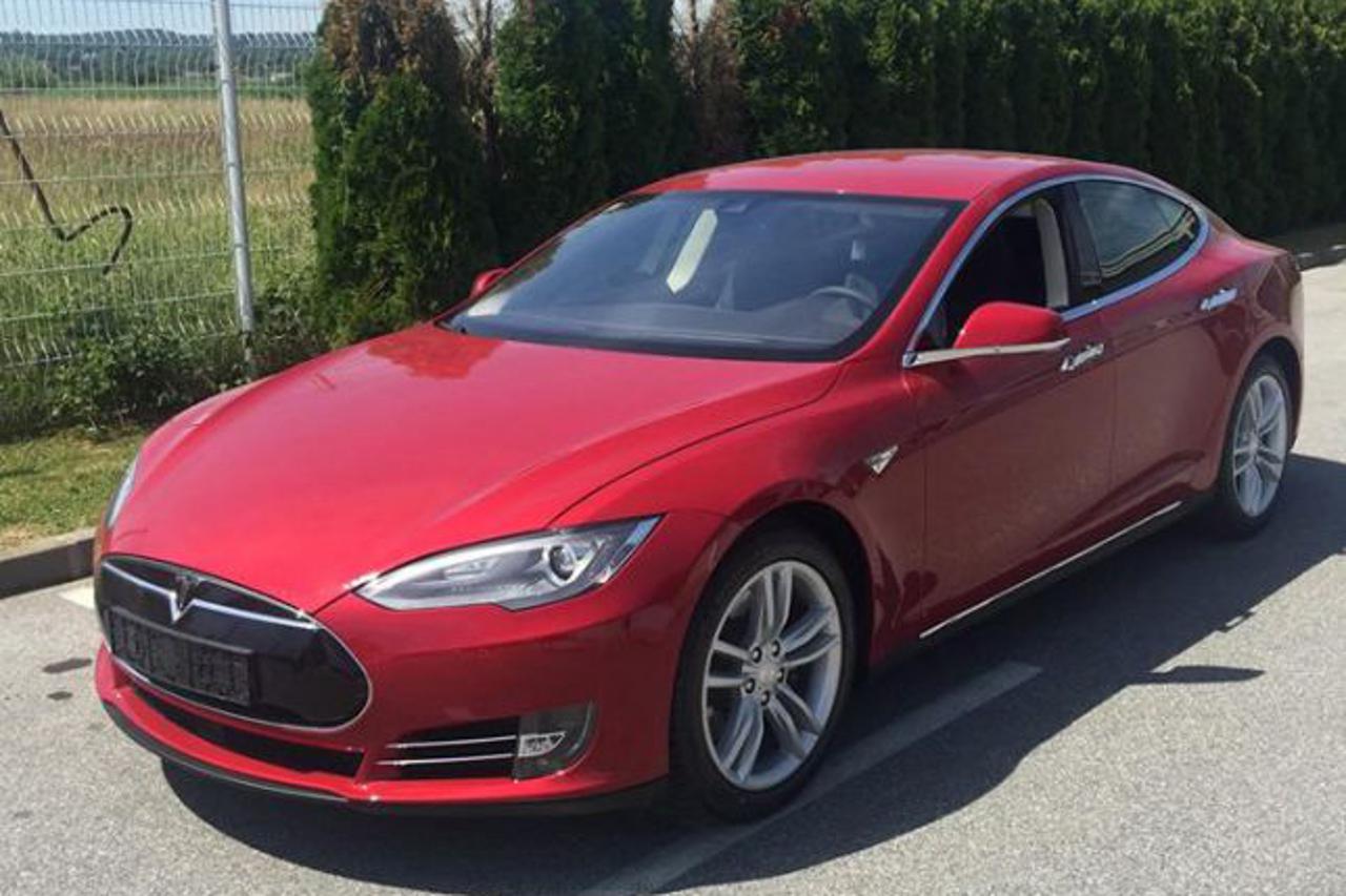 tesla s