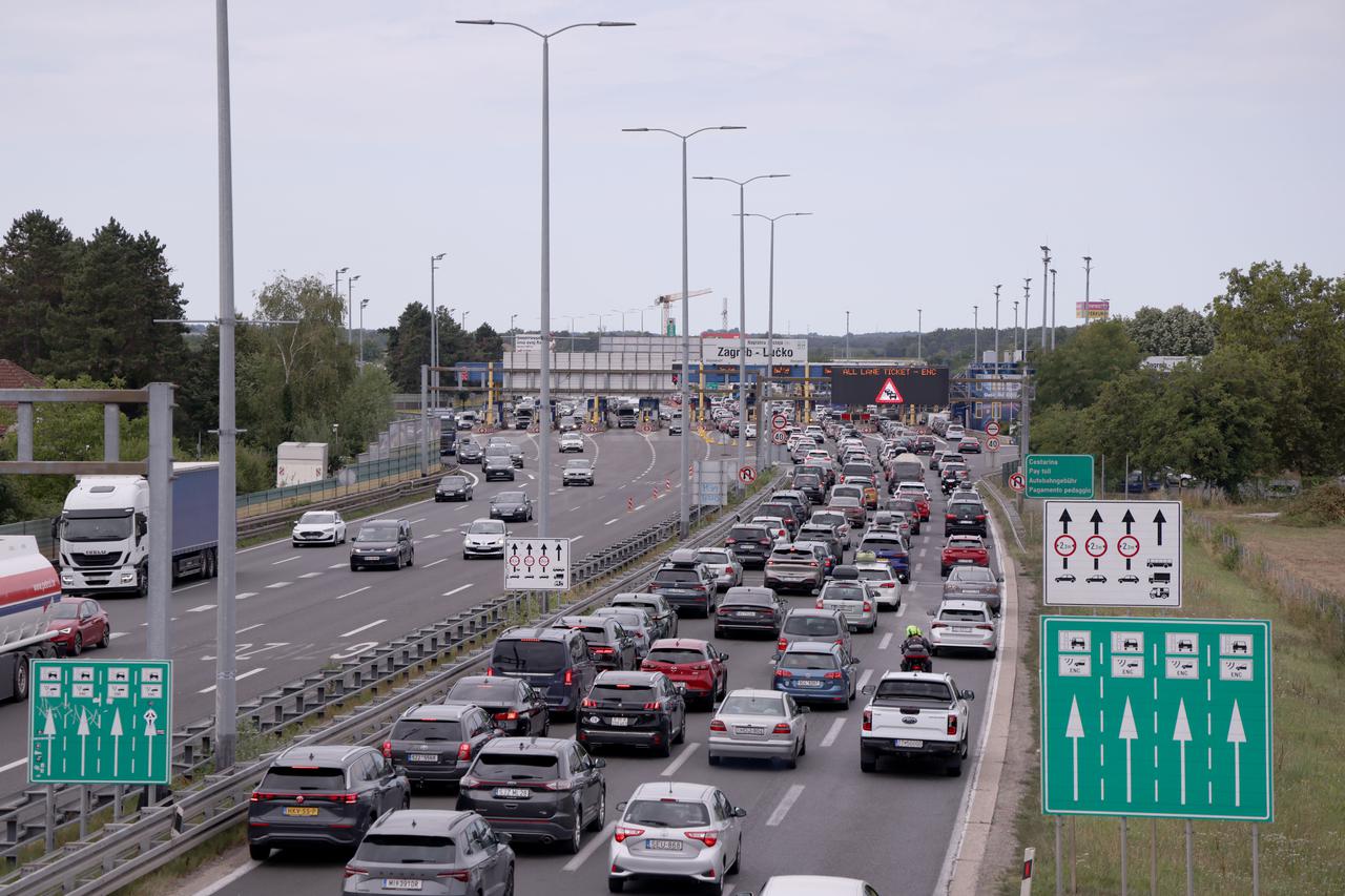 Zagreb: Gužva pred naplatnom postajom Lučko