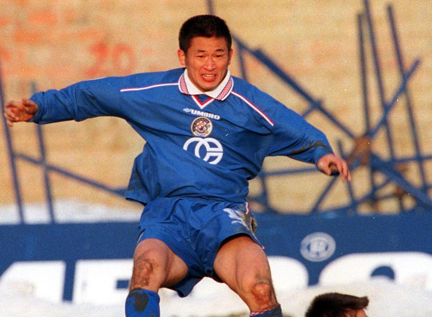 Napadač Kazuyoshi Miura koji će idućeg mjeseca napuniti 51 godinu, potpisao je novi ugovor s japanskim drugoligašem Yokohamom FC