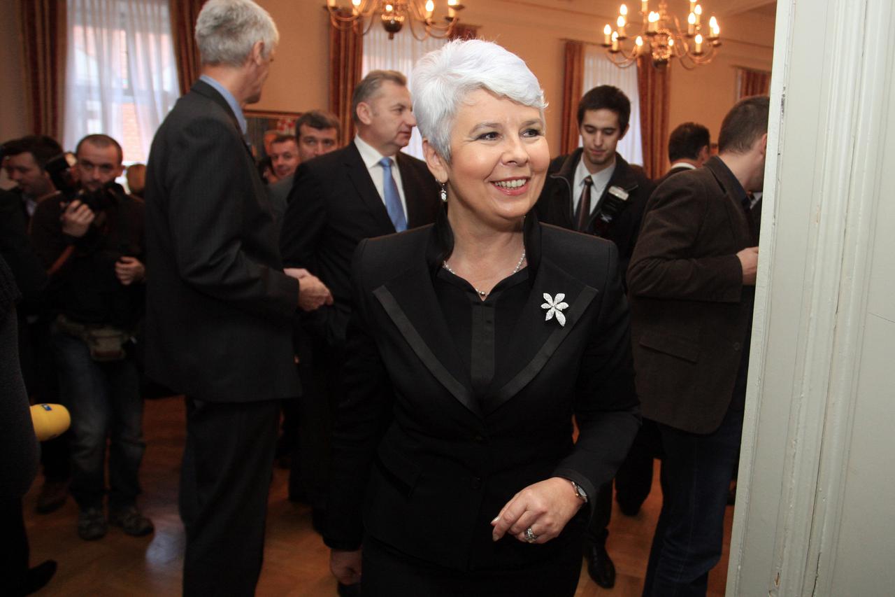 22.12.2011., Trg svetog Marka 6, Zagreb - Bivsa premijerka Jadranka Kosor na pauzi nakon prve konstituirajuce sjednice 7. saziva Hrvatskog sabora.  Photo: Boris Scitar/PIXSELL