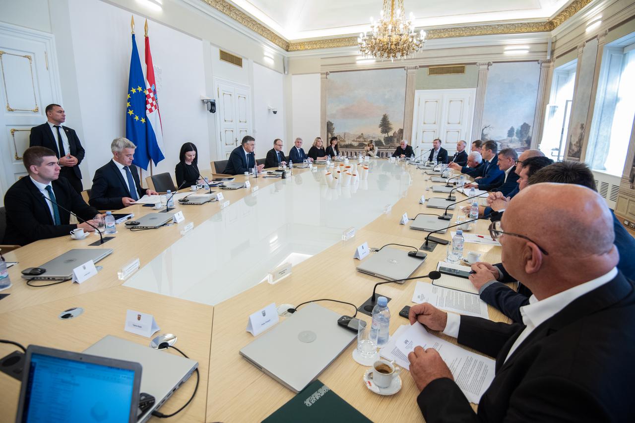 Zagreb: Andrej Plenković sastao se s predstavnicima Hrvatske poljoprivredne komore
