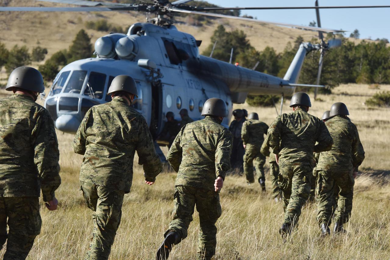 Pričuvnici vojske uvježbavaju gašenje velikih šumskih požara