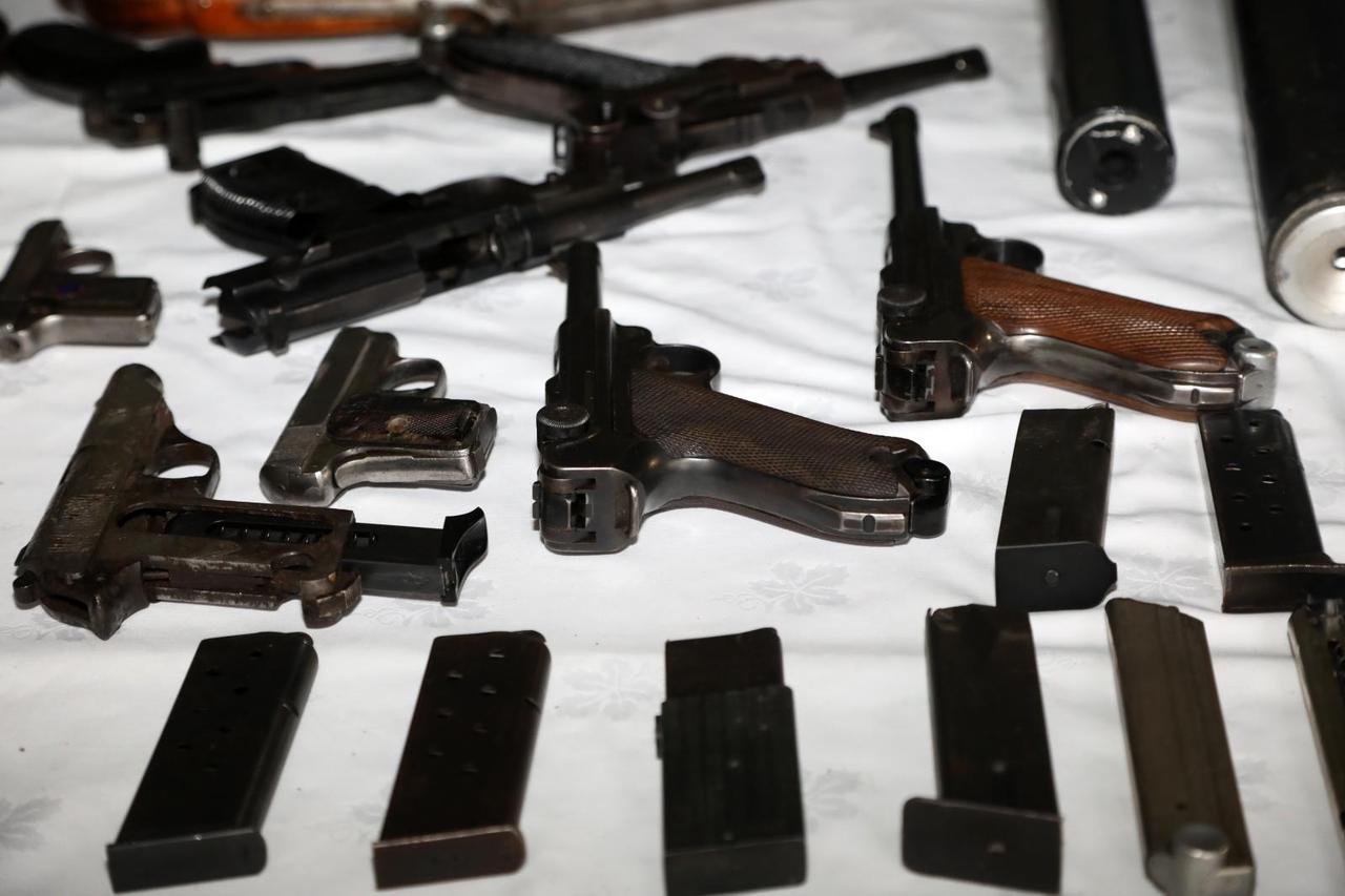 Sisak: Najveća zapljena oružja na podrucju Policijske uprave Sisačko-moslavačke