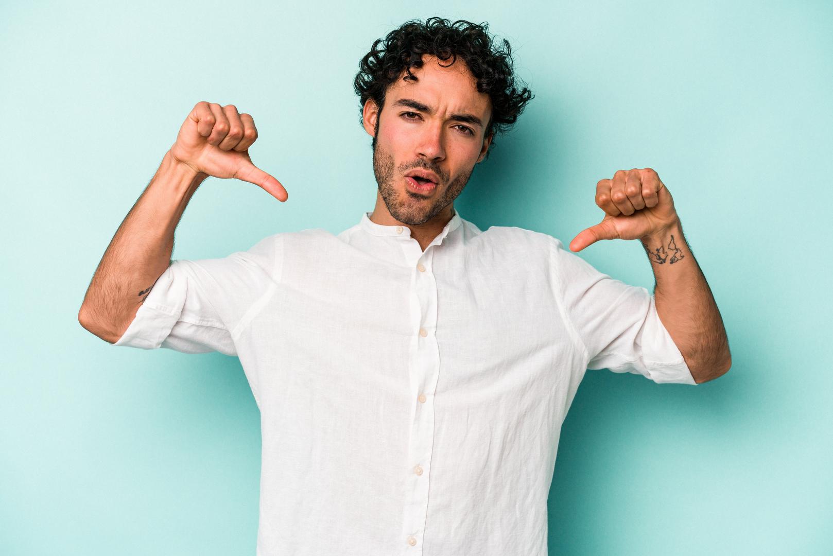 Ovan (21. ožujka - 19. travnja): Ovnovi su prvorođeni u zodijaku, pa instinktivno sebe stavljaju na prvo mjesto u gotovo svakoj situaciji. 'Oni imaju snažan osjećaj sebe i snažan nagon da potvrde svoju individualnost', objašnjava Rodriguez. 'Toliko su usredotočeni na vlastite ambicije i na to da budu pobjednici da rijetko primjećuju tuđe potrebe ili težnje', dodaje Bennet. U konačnici, njihova natjecateljska priroda zasjenjuje njihovu sposobnost da vide stvari iz drugih perspektiva, zbog čega se doimaju egocentričnima.