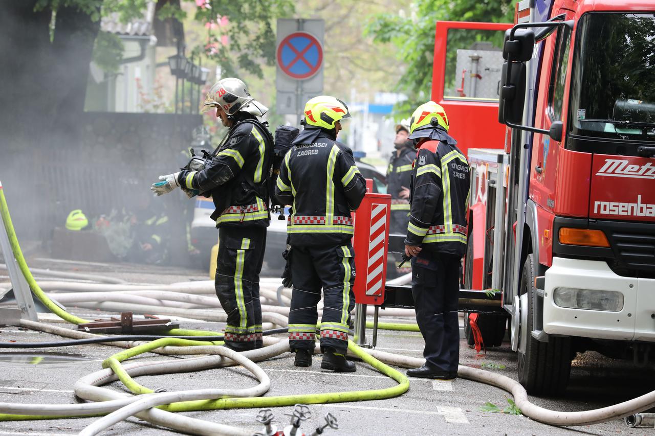 Zagreb: Požar na zagrebaèkoj Trešnjevci, gori poznata pivnica