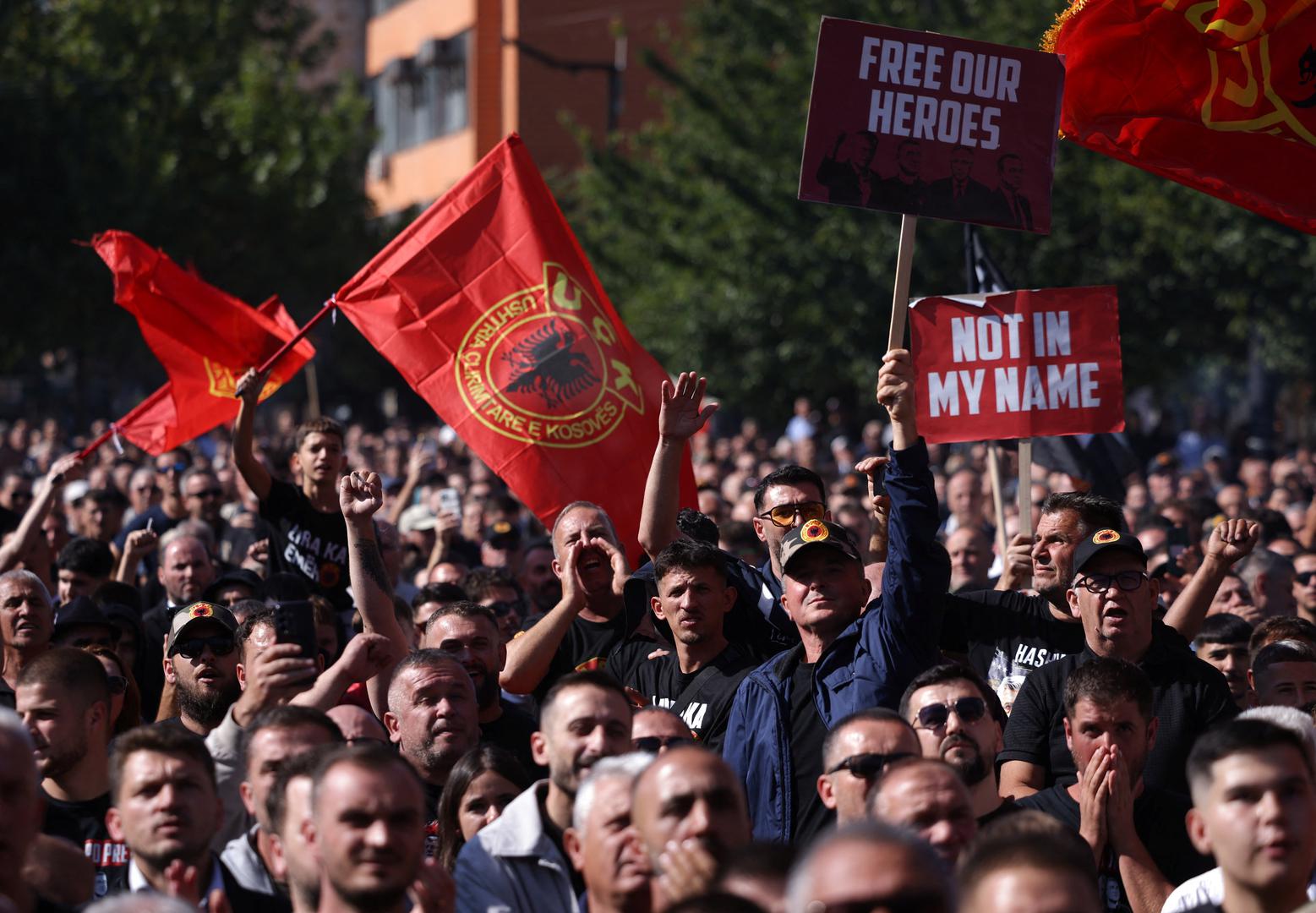 Specijalni sud za Kosovo proglasio je u srijedu bivšeg kosovskog predsjednika Hashima Thacija krivim za ratne zločine tijekom rata za neovisnost sa Srbijom i osudio ga na 25 godina zatvora.
