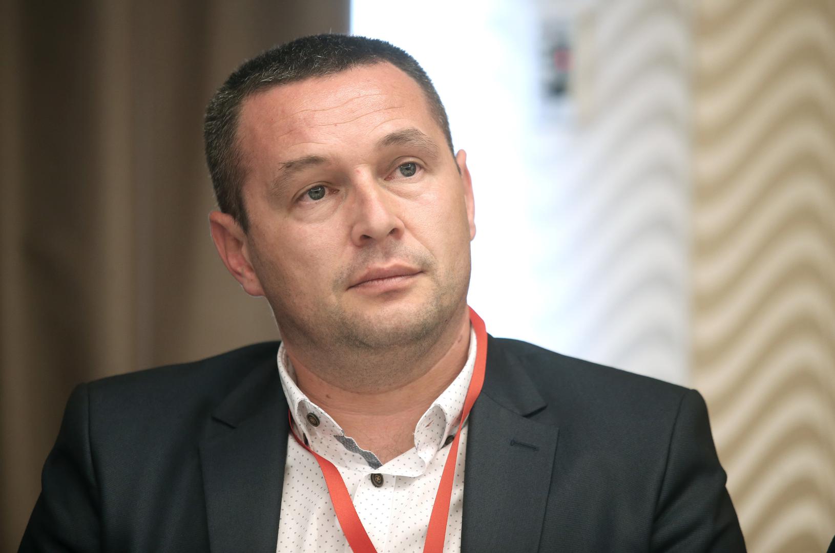Ustavni stručnjak upozorava da Vlada sluša greco kada su u pitanju ovlasti predsjednice, ne i njezine – vladine - Mato Palić
