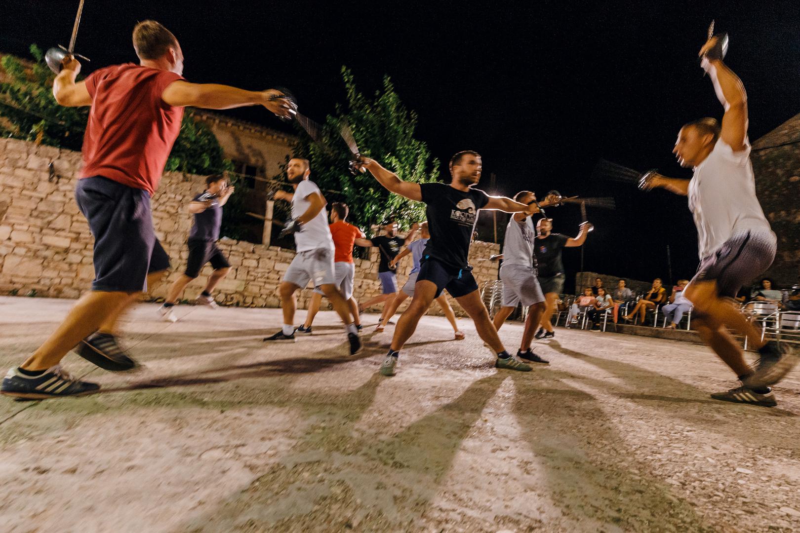 Korčulanski moreškanti na pokusu za svečano tradicionalno otvorenje festivala