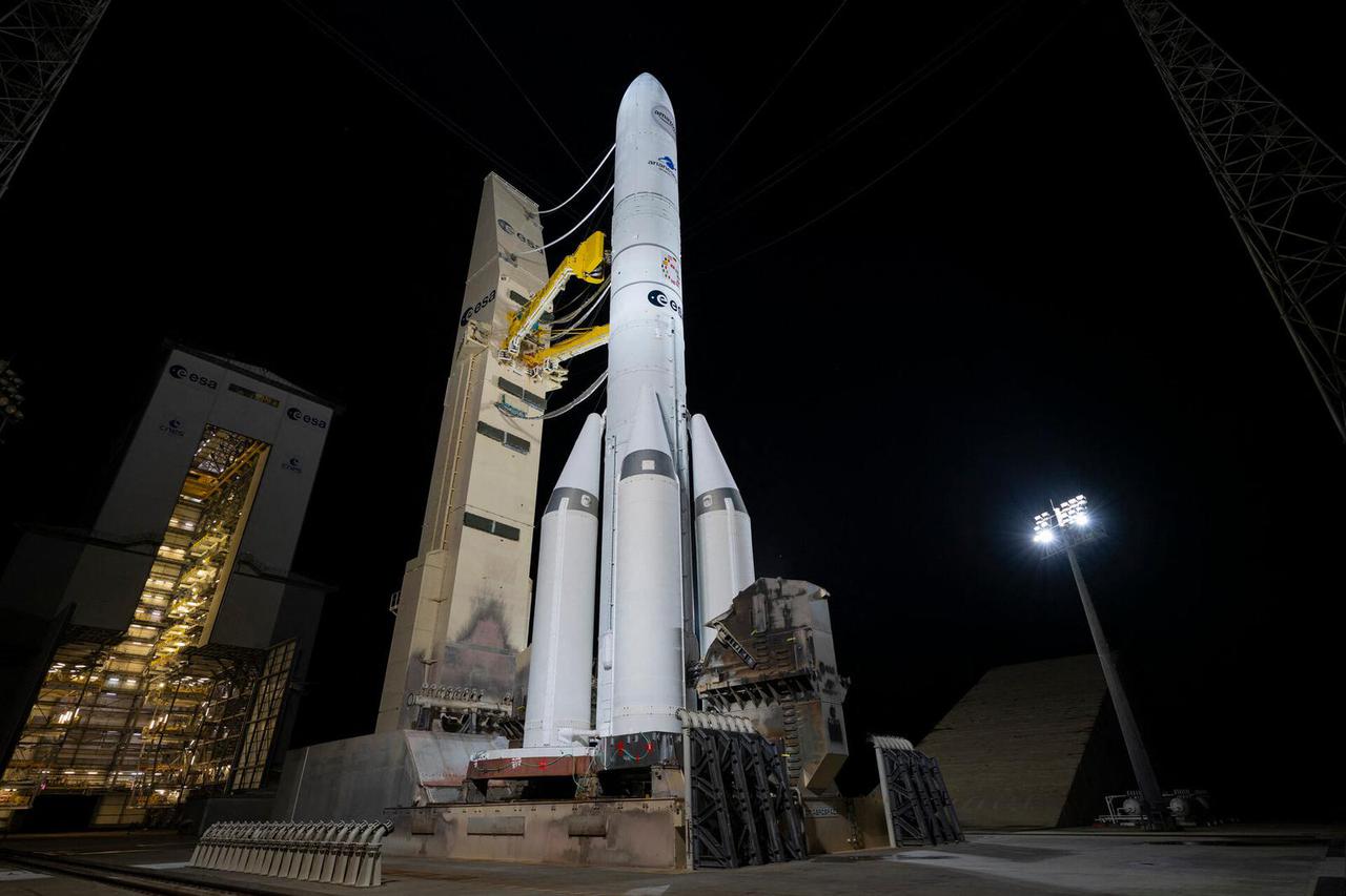 Ariane 6, équipée de propulseurs dérivés du P160C, est prête au décollage