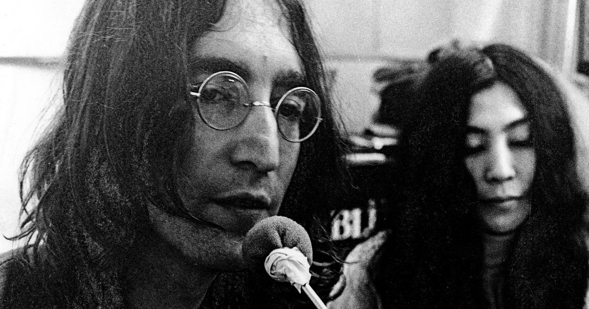 Zbog izjave da su Beatlesi popularniji od Isusa palili su njihove ploče, a Lennon se protiv rata borio i ležeći u krevetu
