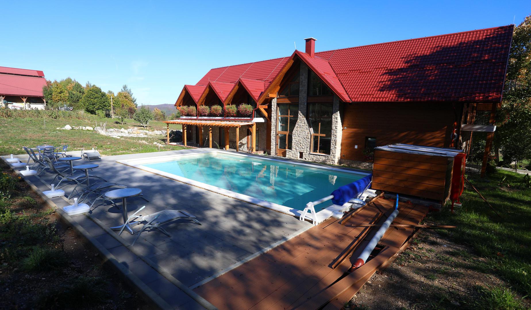 20.10.2021., Korenica - Pansion Mrzlingrad i restoran La Ursula u naselju Vrelo Korenicko novo je turisticko odmoriste u blizini Plitvickih jezera.