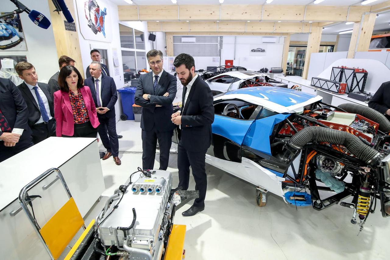 Premijer Plenković u društvu predstavnika Porschea i Hyundaija posjetio tvrtku Rimac Automobili