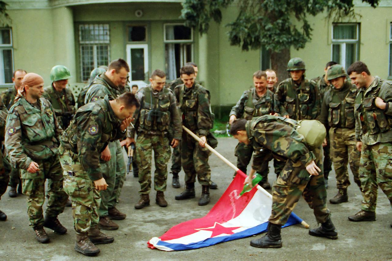 Hrvatska vojska ušla je u Okučane u sklopu vojno redarstvene akcije Bljesak, 02.05.1995.