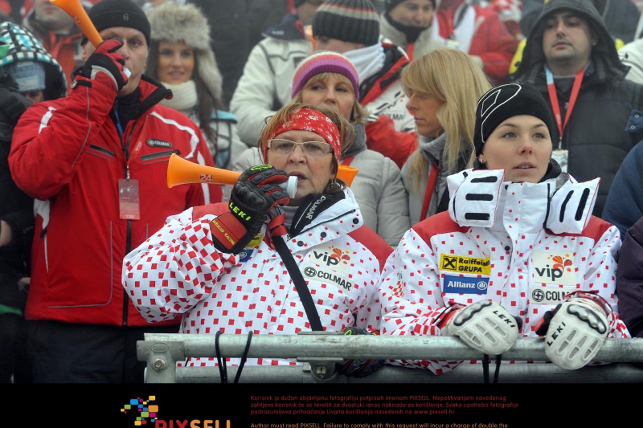 \'04.01.2011., Sljeme, Zagreb, Hrvatska -  Prva slalom voznja zenske utrke Snow Queen Trophy za FIS Svjetski kup.  Marica Kostelic, Elin Margaret Arnarsdottir.  Photo: Goran Stanzl/PIXSELL\'