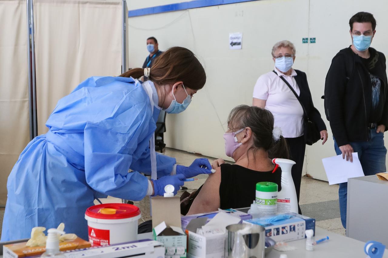 Zagreb: Novi punkt za masovno cijepljenje otvoren u Domu sportova