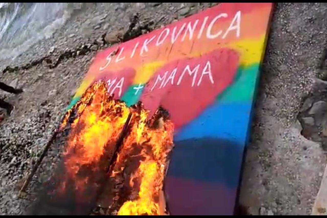 Splajena slikovnica Tata + tata
