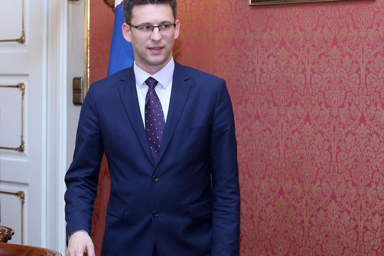 Božo Petrov