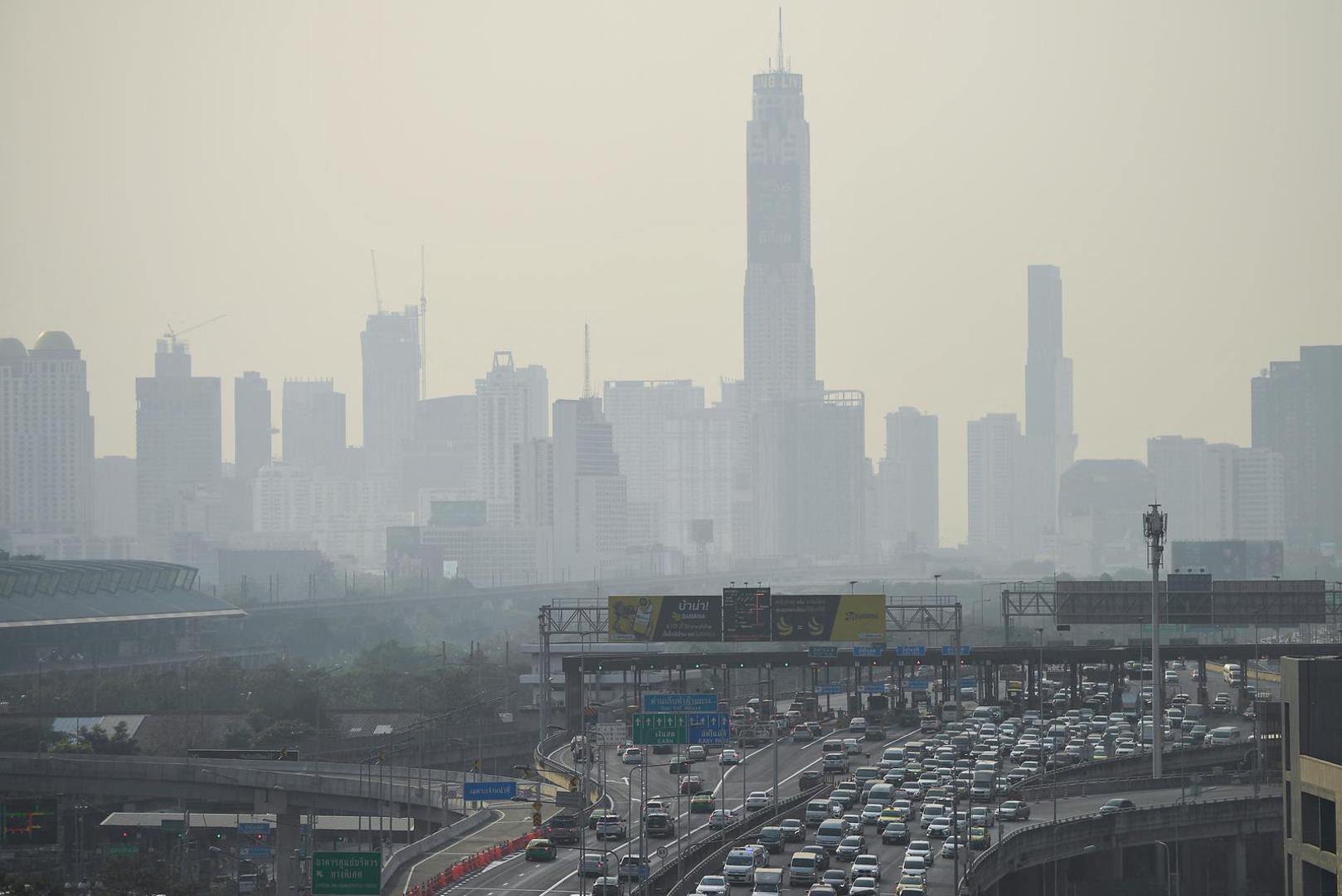 A view of traffic amid air pollution in Bangkok, Thailand, February 2, 2023. REUTERS/Chalinee Thirasupa Photo: CHALINEE THIRASUPA/REUTERS