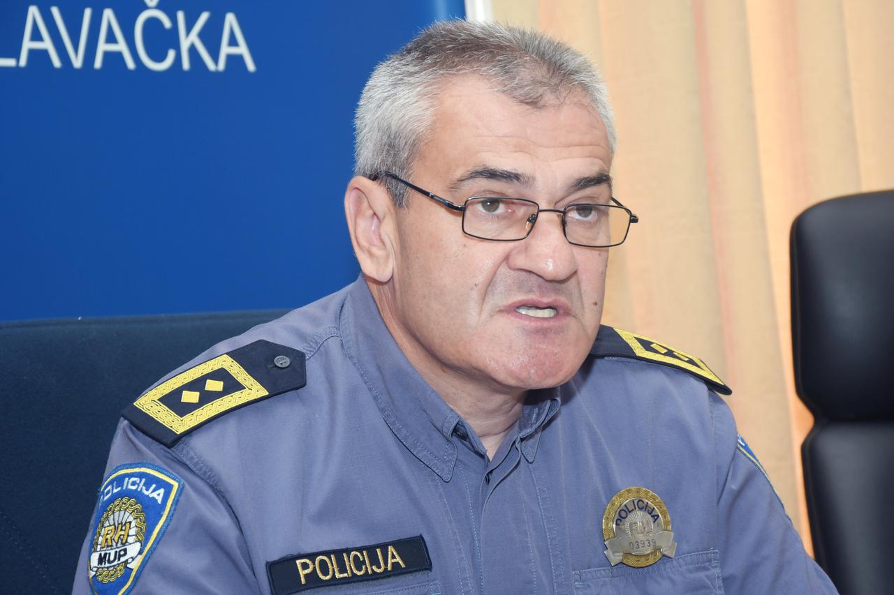 Sisak: Policija predstavila oružje zapljenjeno nakon kriminalističkog istraživanja