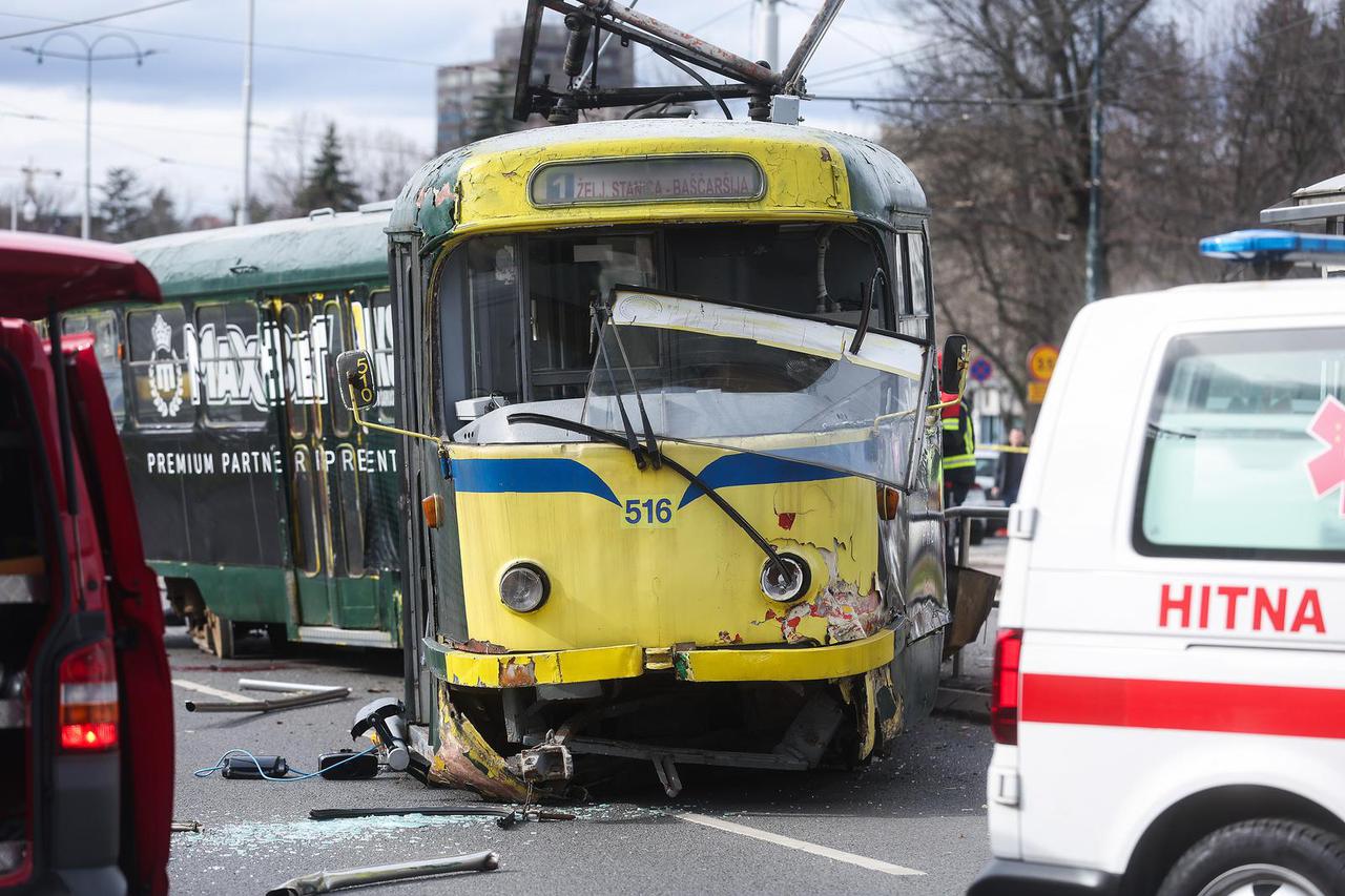 Sarajevo: Tramvaj iskočio iz tračnica u središtu grada