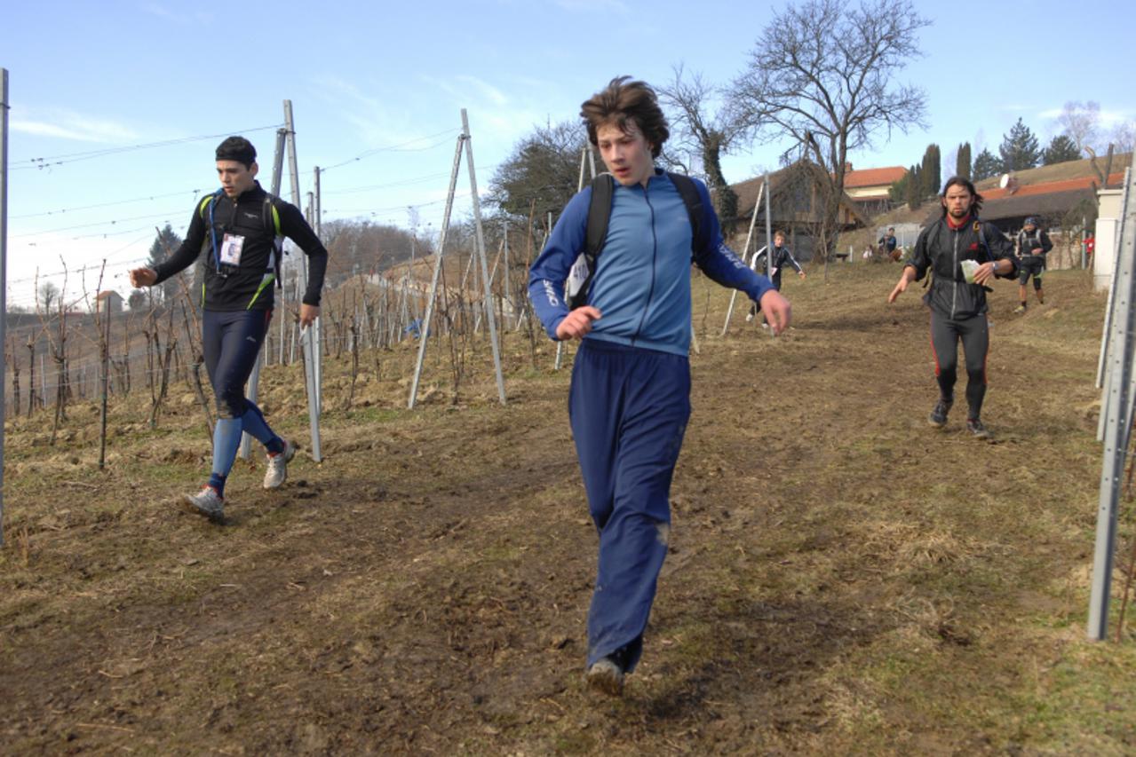 '05.02.2011. Vuglec breg, Krapinske Toplice - Treking utrka koja je okupila 500-tinjak trkaca iz cijele Hrvatske i Slovenije. Natjecatelji su podjeljeni u 3 kategorije-trkaci, jogeri i planinari. Nako