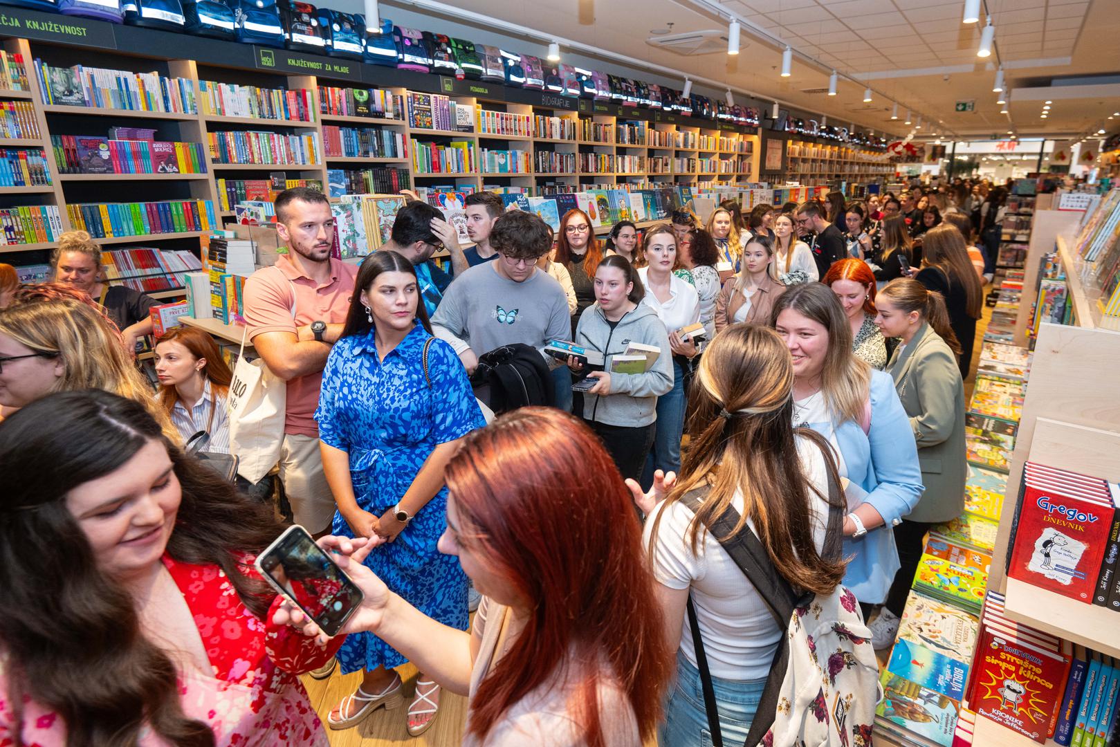 04.06.2024., Zagreb - Susret Julije Quinn, autorice serijala "Bridgerton" s citateljima u knjizari Hocu knjigu. Photo: Neva Zganec/PIXSELL