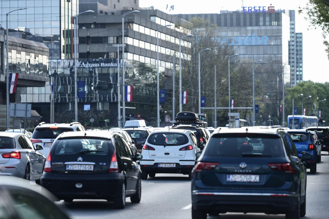 Zagreb: Stvaraju se gužve na Vukovarskoj ulici uoči početka WRC-a