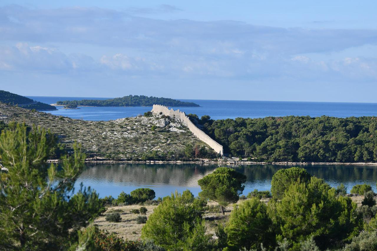 Grebaštica: Zid na Oštrici ili Bedem Grebaštica populano nazvan Kineski zid