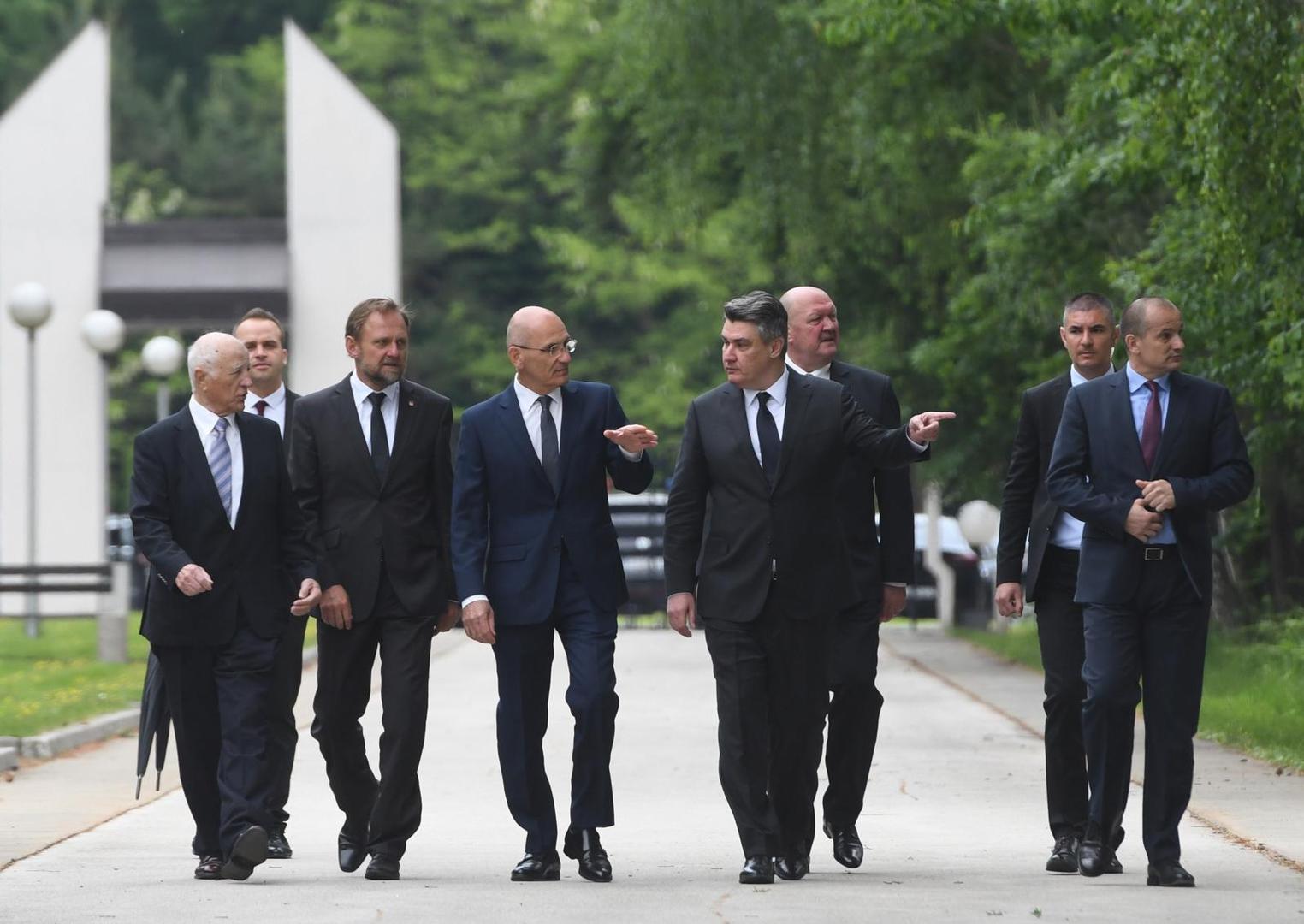 15.05.2020., Tezno, Slovenija - Hrvatski predsjednik Zoran Milanovic polozio je u vijenac i zapalio svijecu za poratne zrtve Drugog svjetskog rata na groblju Dobrava kraj Maribora.
Photo: Ziga Zivulovic jr/FABobo/PIXSELL