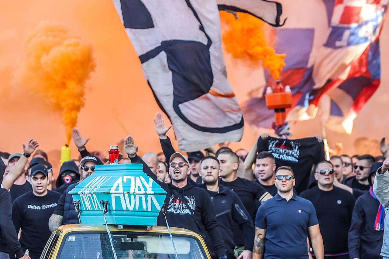 Split: Korteo Torcide prema stadionu Poljud