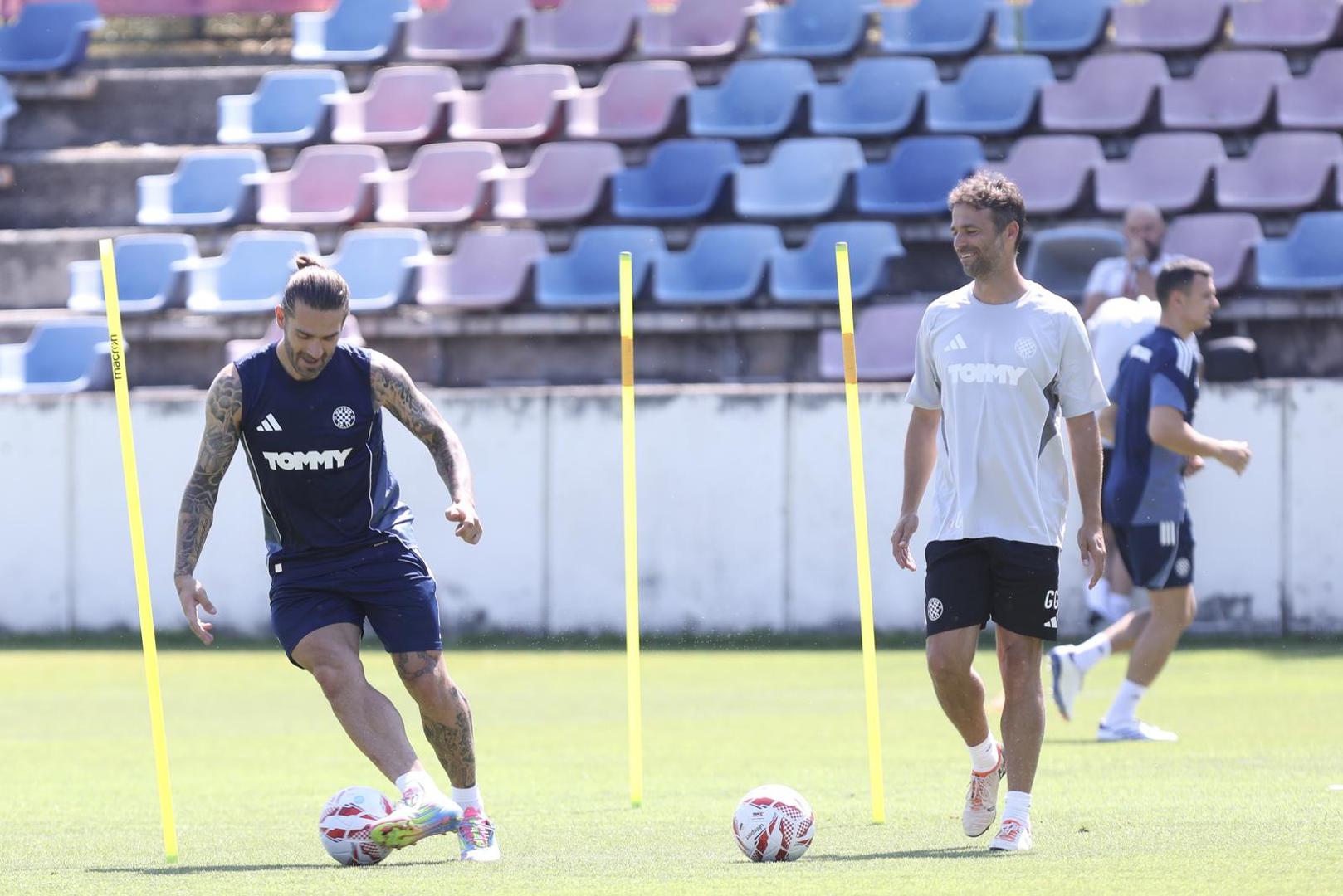 Na prvom treningu momčad je po prvi put vodio novi trener Gonzalo Garcia.