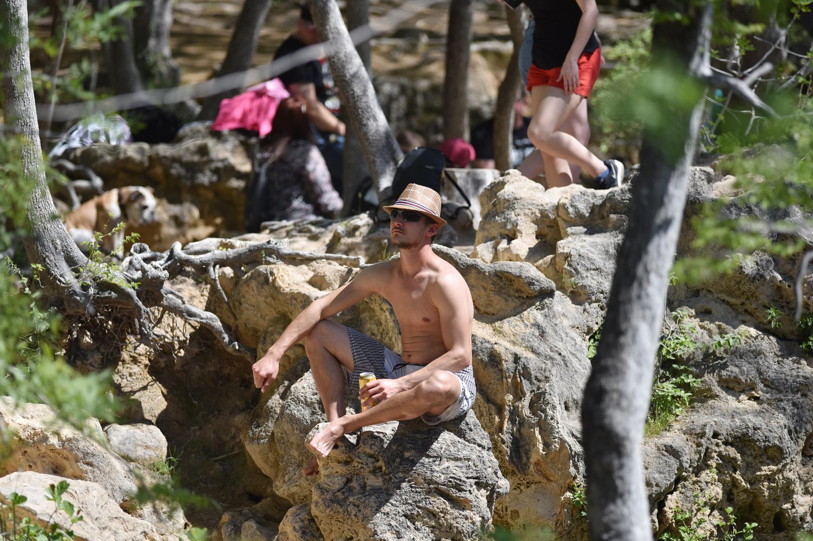 Upravo su neki od njih odabrali prekrasni NP Krka koji je savršena lokacija za bijeg od vrućine i sparine.
