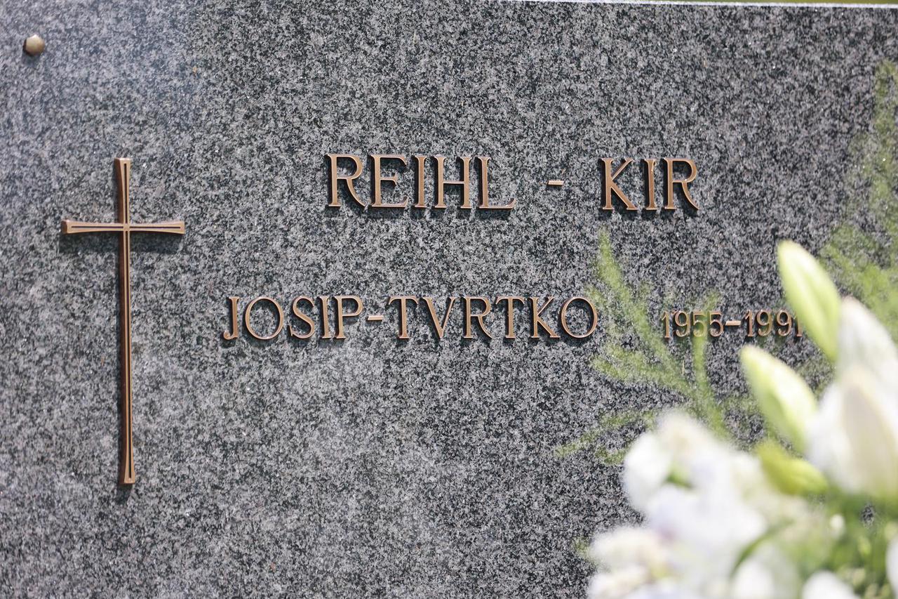 Đakovo: Grob Josipa Reihla-Kira