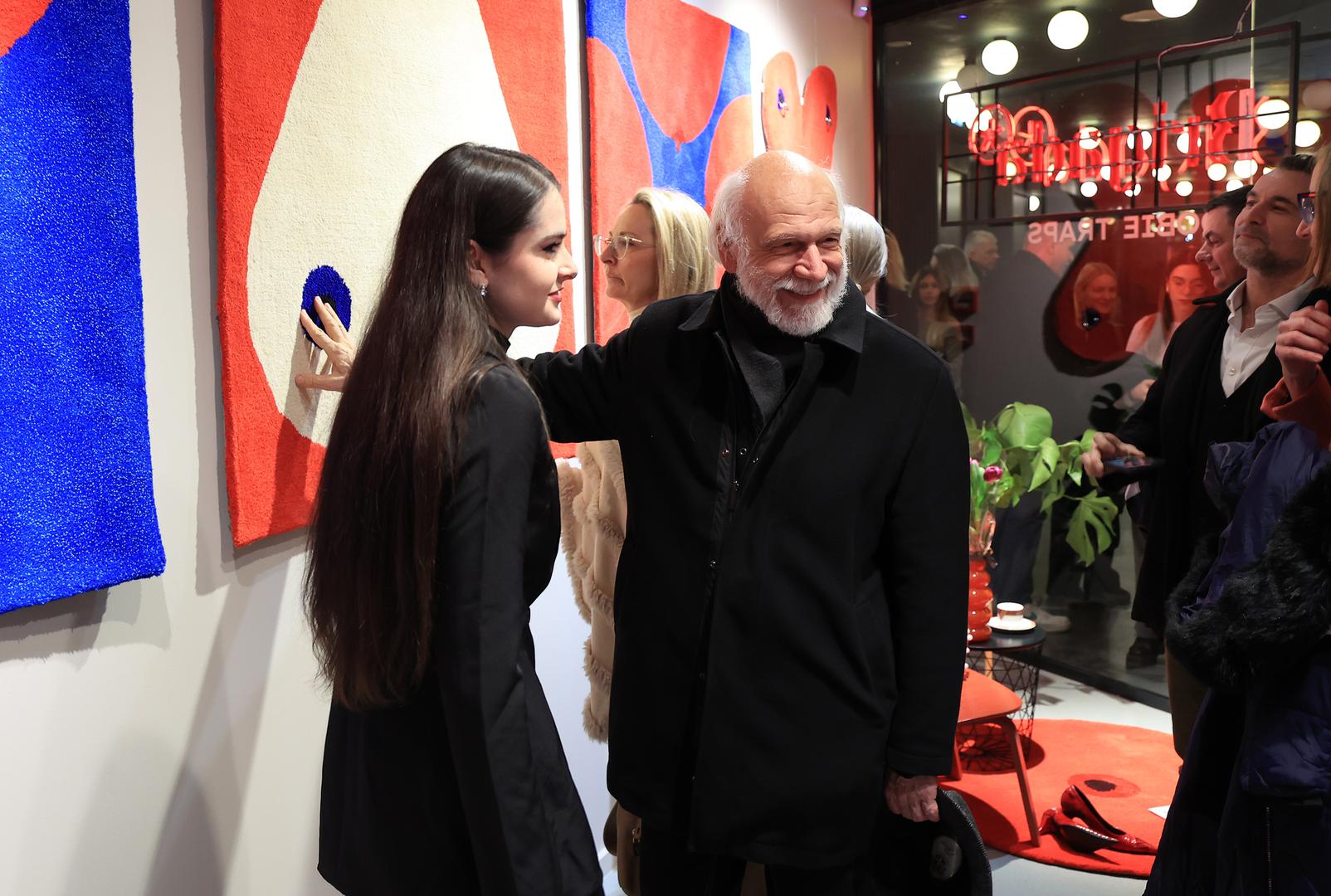 Izložbu Boobie Traps posjetila su i brojna poznata lica poput Dimitrija Popovića, velikog hrvatskog i crnogorskog umjetnika