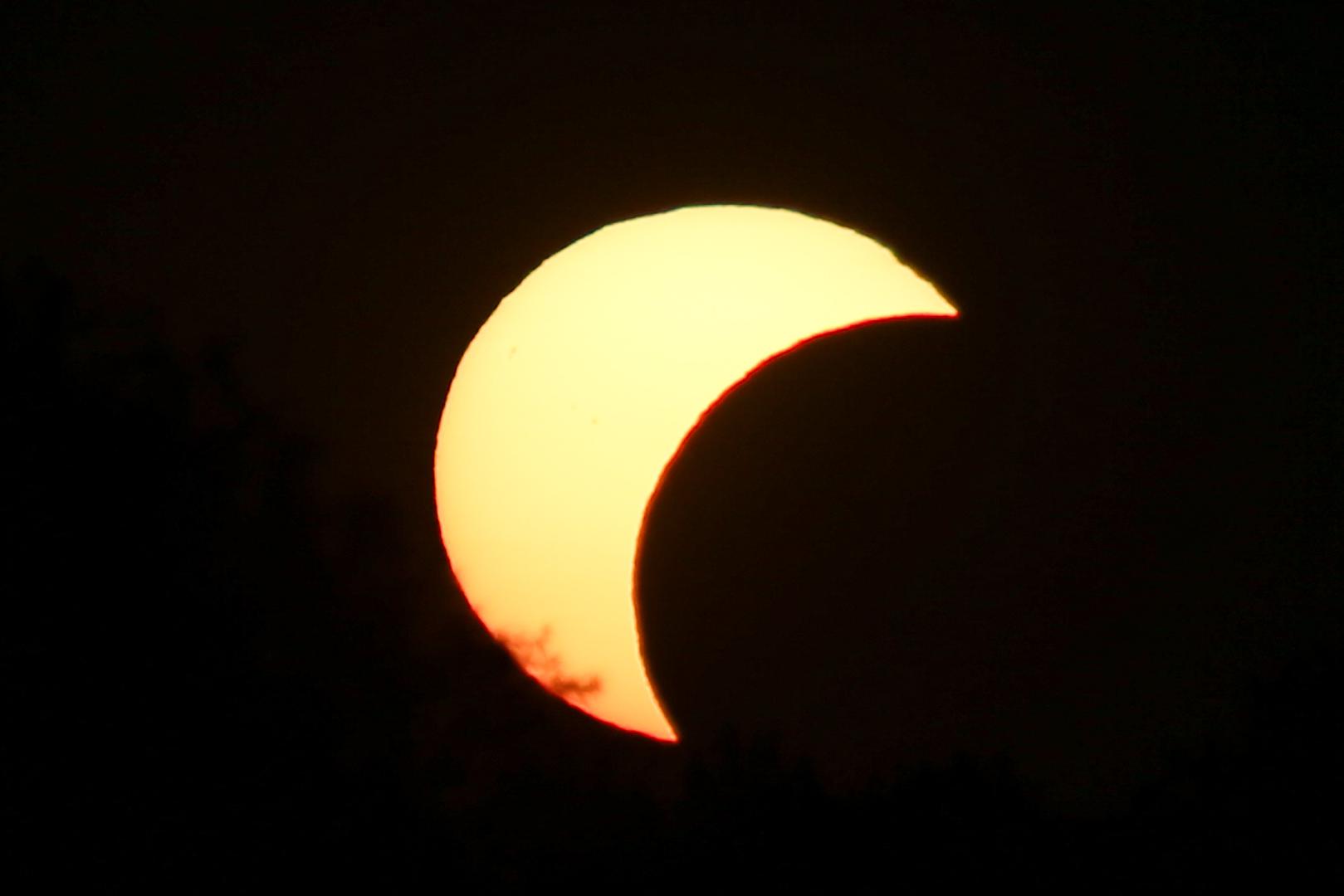 Riječ je o rijetkom i atraktivnom astronomskom prizoru koji je mnogima bio prilika za fotografiranje.