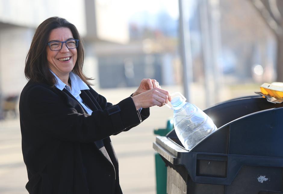Profesorica Aleksandra Anić Vučinić ističe da Hrvatska nema nijednu energanu te ima samo dva centra za gospodarenje otpadom