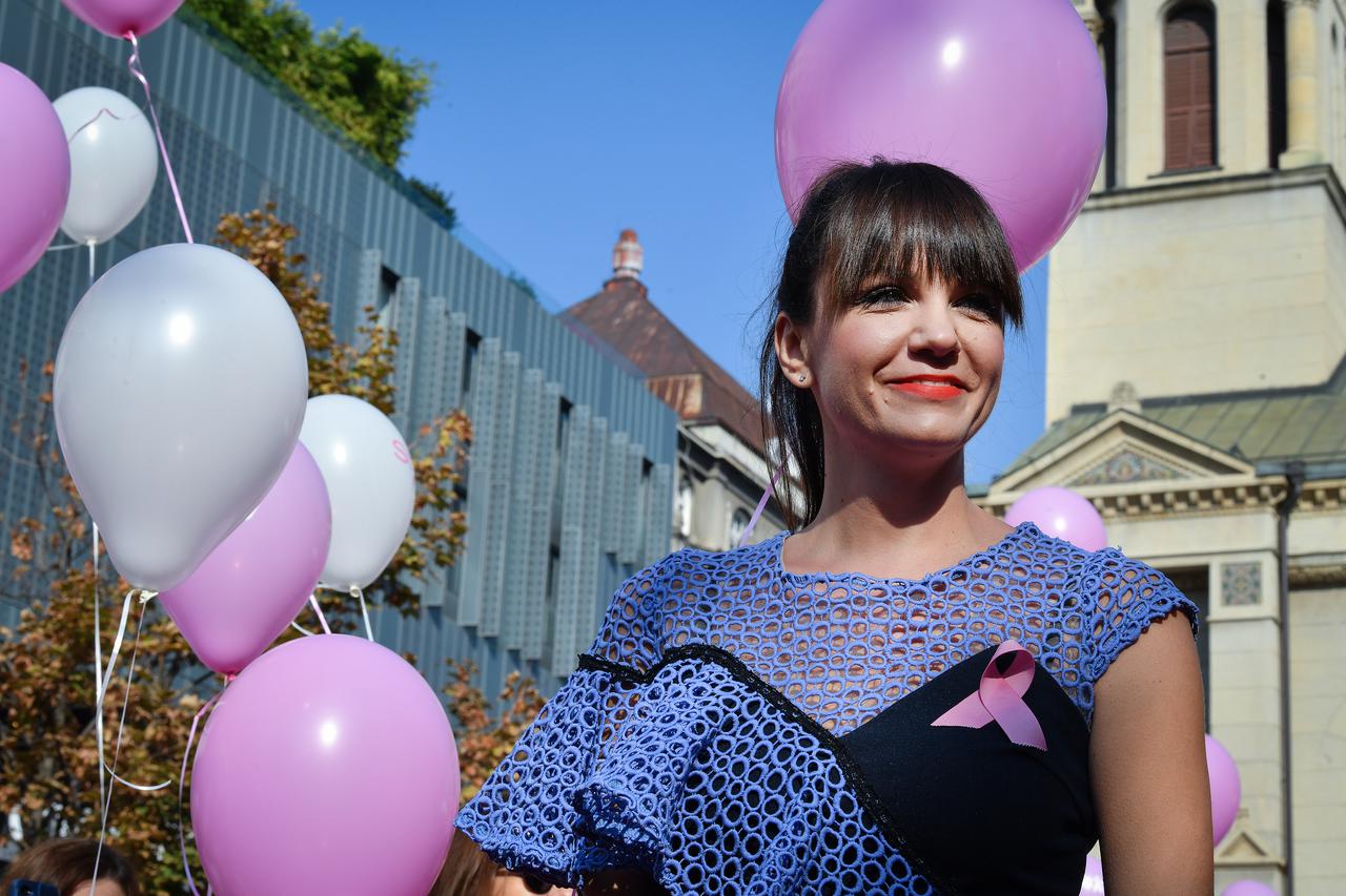 Zagreb: Humanitarnom šetnjom obilježena kampanja "Sačuvajmo zdravlje dojke"