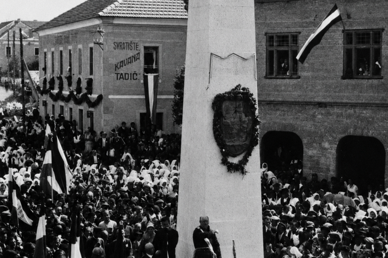 storyeditor/2026-09-02/2_Spomenik_svecano_otkrivanje_okomita.png