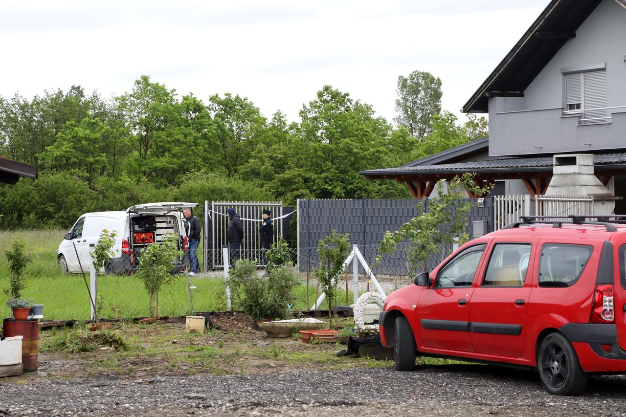 Petrinja: Policijski očevid u kući gdje je pronađeno mrtvo žensko tijelo, sumnja se na nasilnu smrt