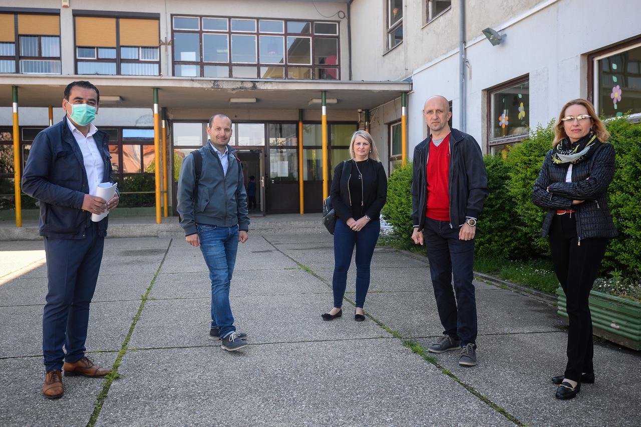 Zagreb: Roditelji djece iz OŠ Bukovac traže da se zgrada škole sruši i sagradi nova