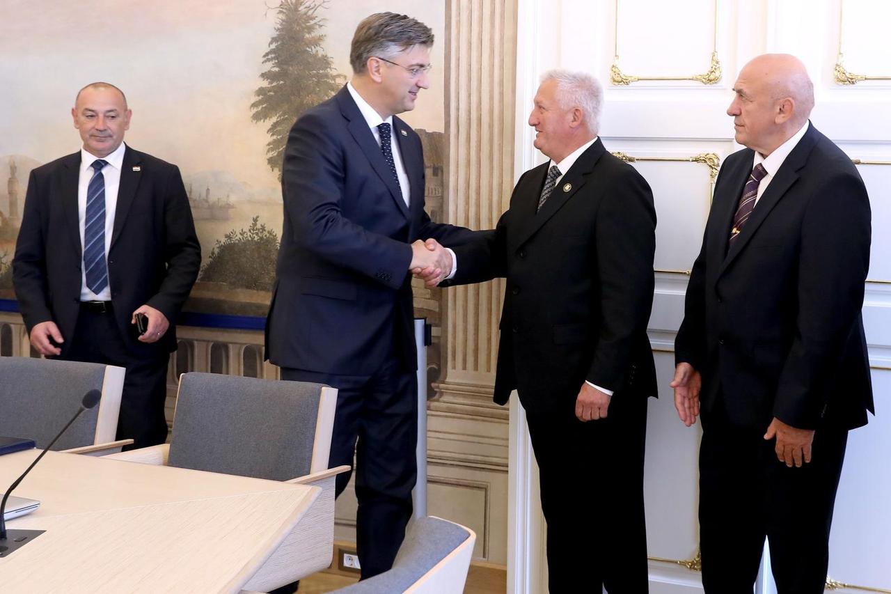 Zagreb: Plenković u Banskim dvorima primio predstavnike Hrvatskog  generalskog zbora