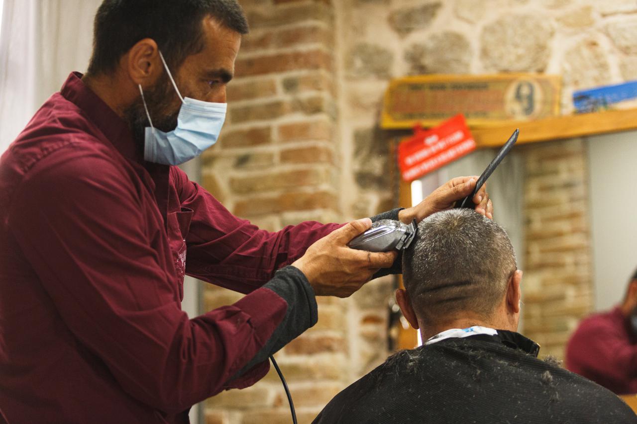 Zadar: Brijačnica Bulić počela s radom nakon popuštanja epidemioloških mjera