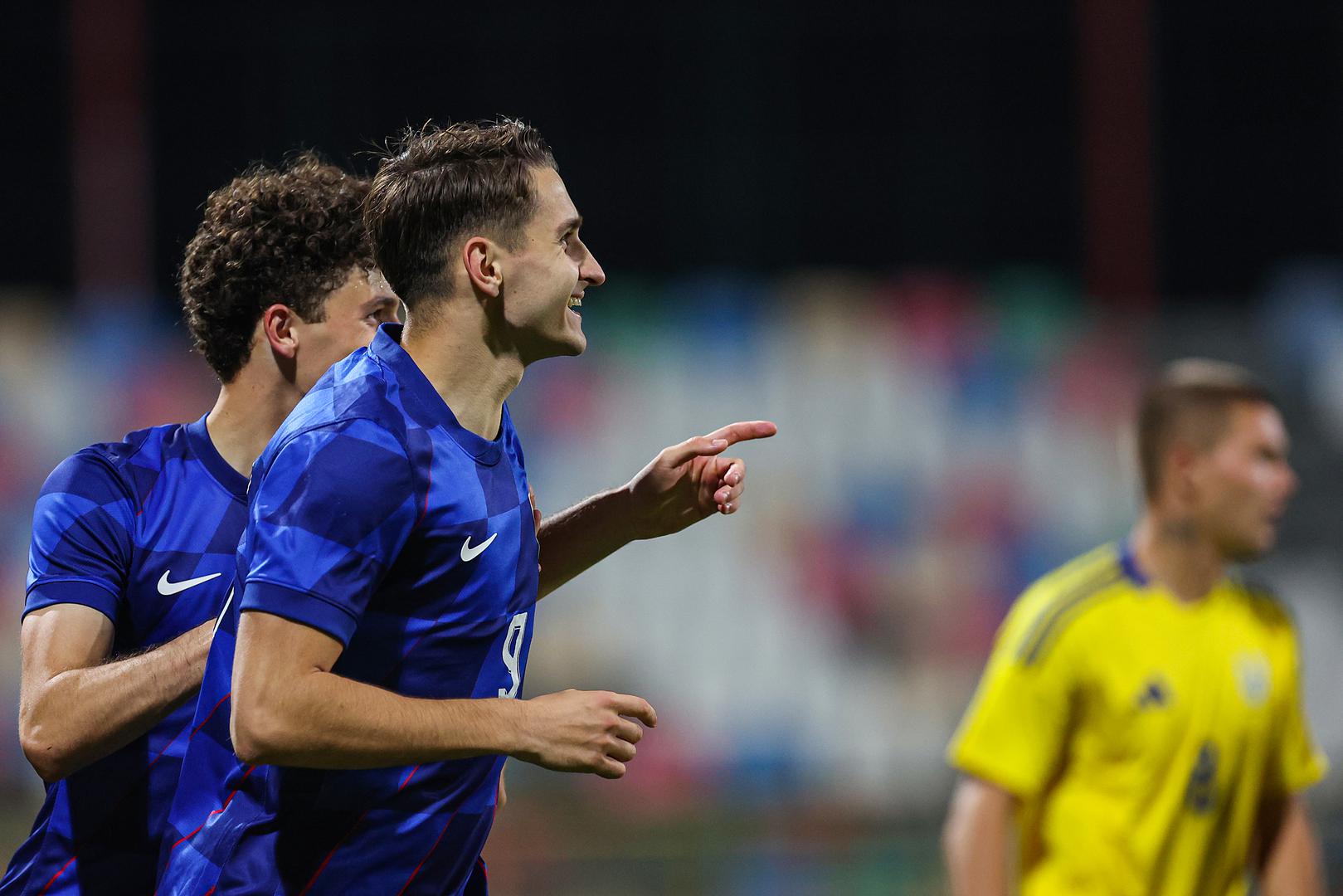 Završilo je 1:0, a jedini pogodak na susretu djelo je Leona Grgića iz 53. minute. Naši mladi reprezentativci dominirali su kroz cijelu utakmicu, a dojam je kako su mogli postići još pokoji pogodak.