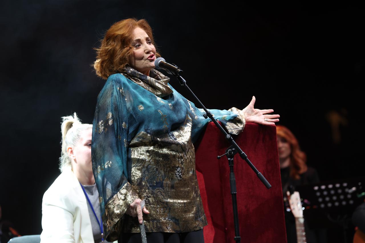 Tereza Kesovija u Splitu održala oproštajni koncert nakon 60 godina karijere